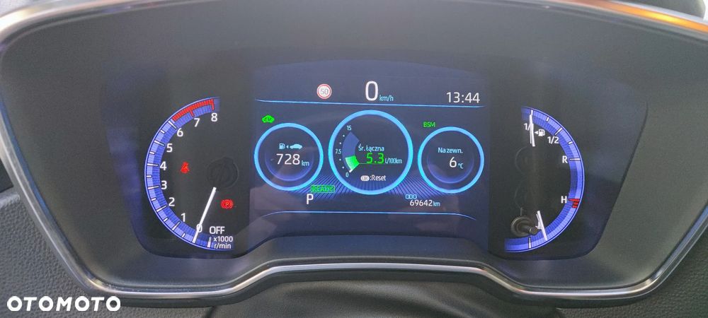 Toyota Corolla 2.0 Hybrid Executive - 11