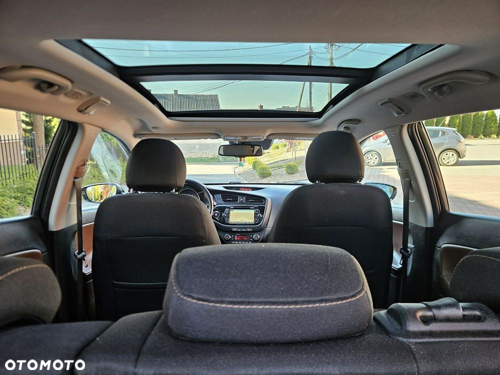 Kia Ceed 1.6 CRDi 128 Platinum Edition - 36