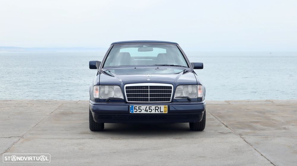 Mercedes-Benz E 220 - 21