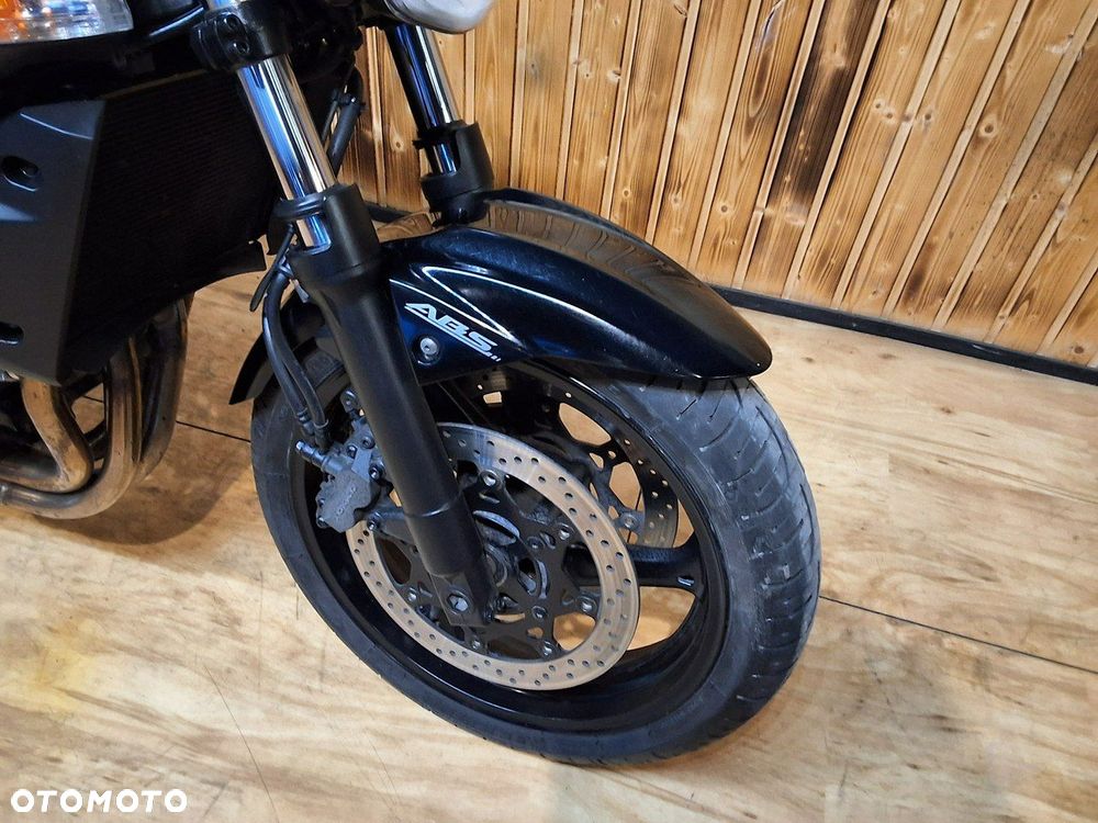 Suzuki GSR - 12