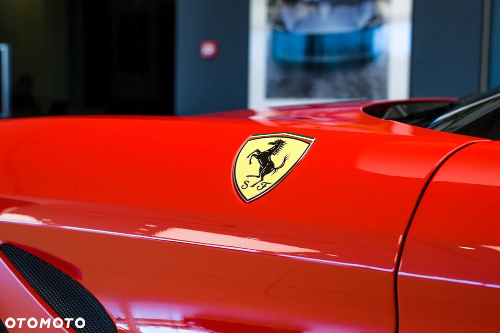 Ferrari California T - 13