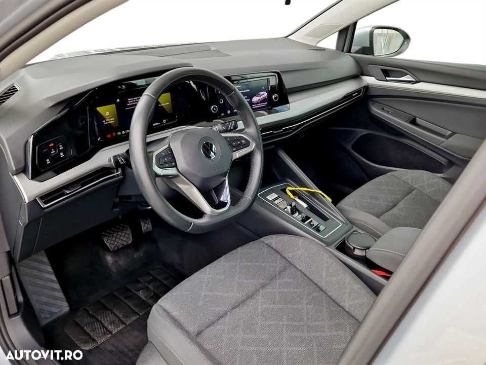 Volkswagen Golf 1.0 eTSI DSG MHEV Life - 17