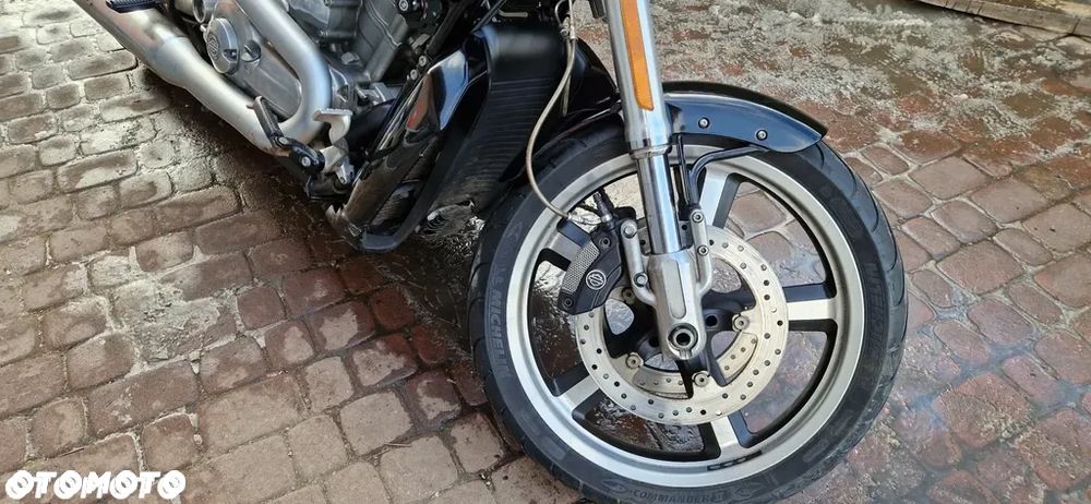 Harley-Davidson V-Rod Muscle - 24