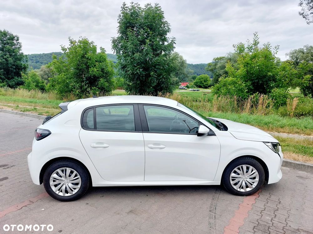 Peugeot 208 - 22