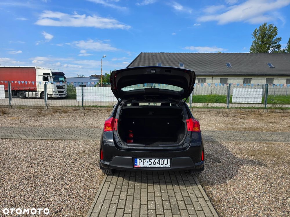Toyota Auris 1.6 Luna - 10
