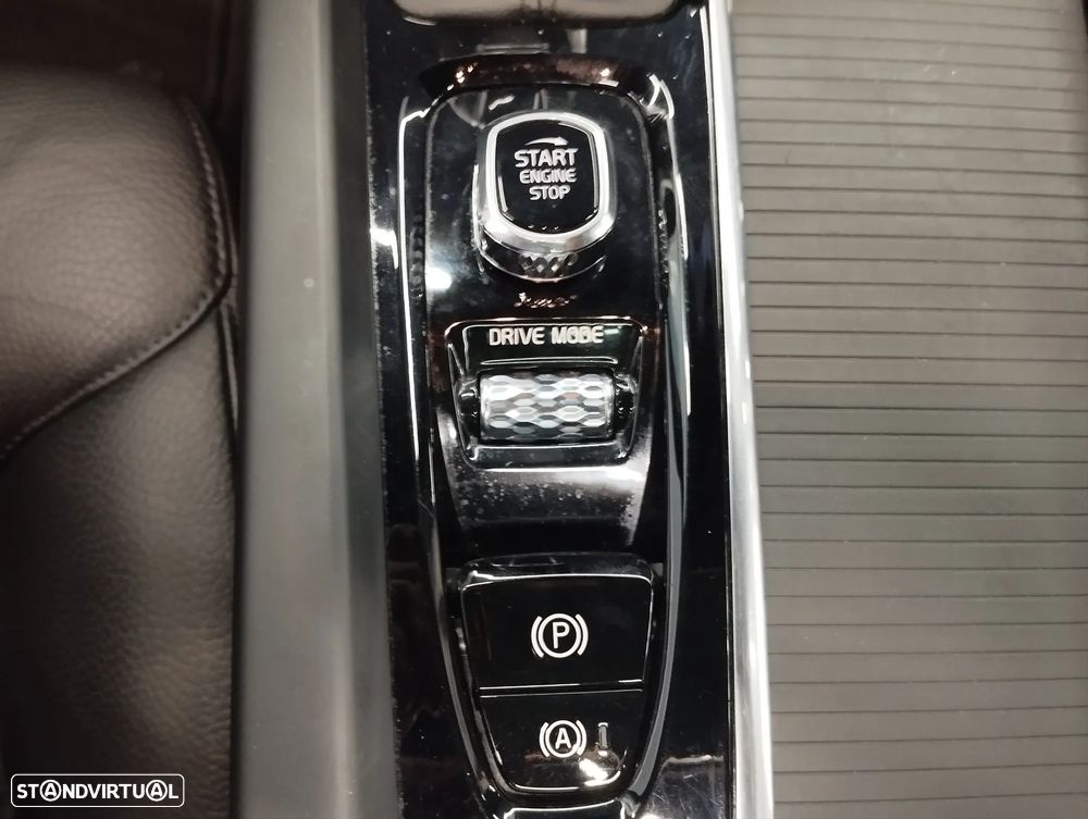 Volvo V60 2.0 D4 Momentum Plus - 34