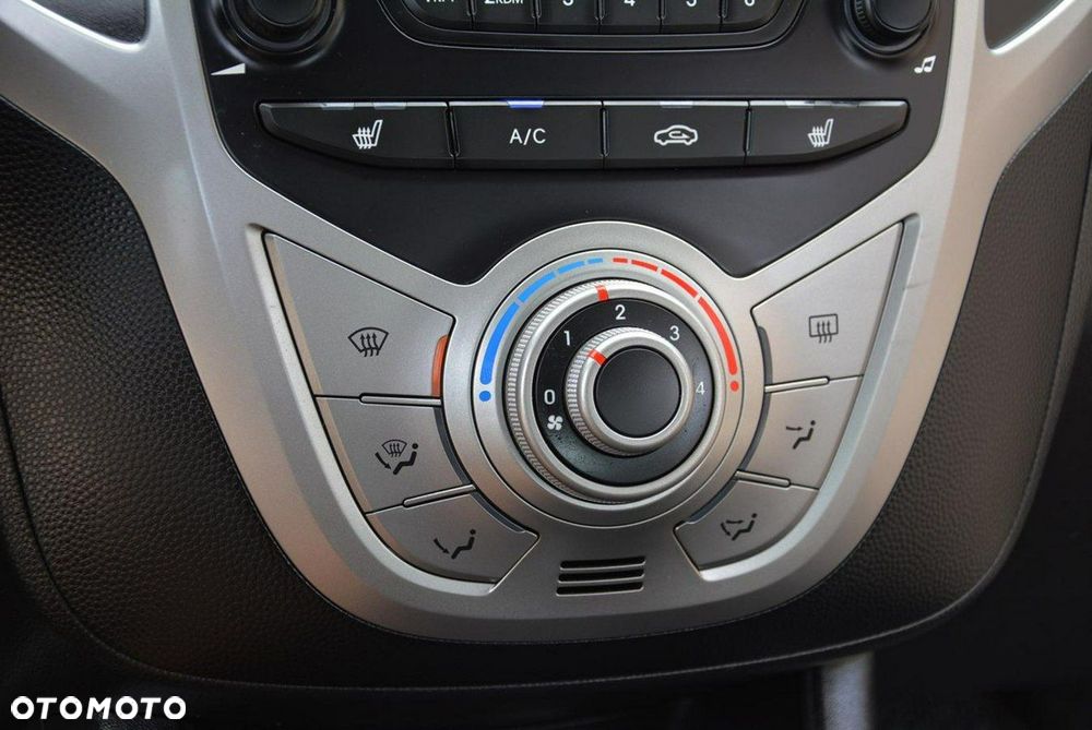 Hyundai ix20 1.6 CRDi blue Comfort - 26