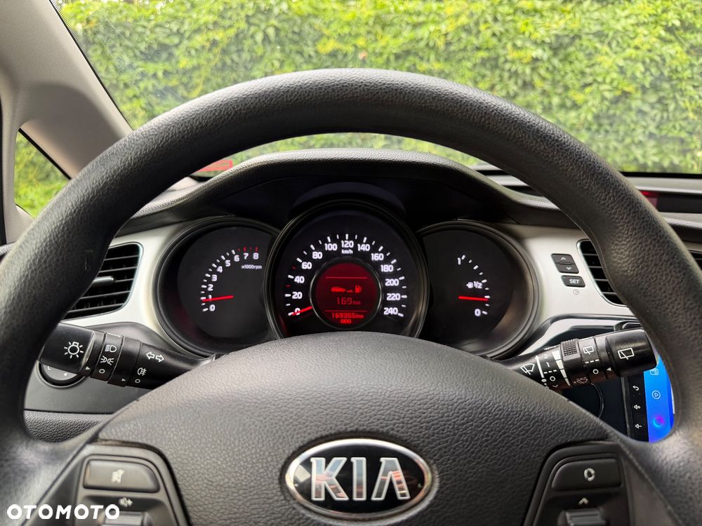 Kia Ceed 1.4 L - 19