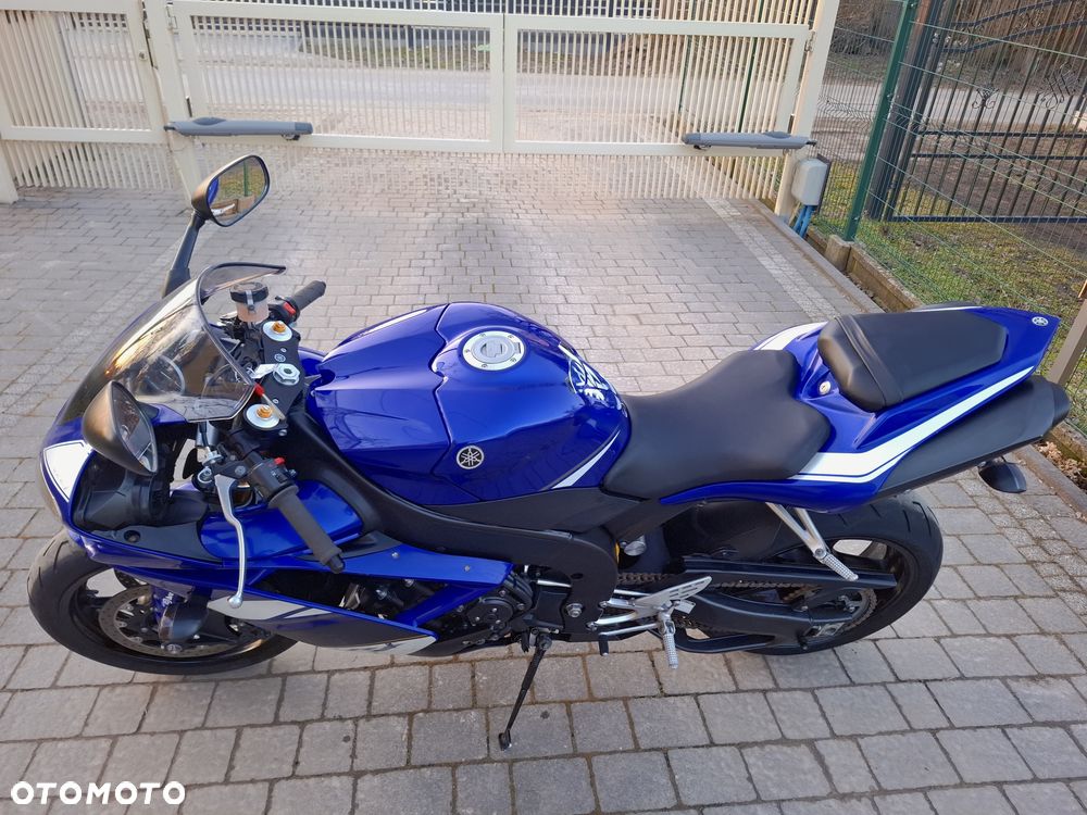 Yamaha R1 - 34