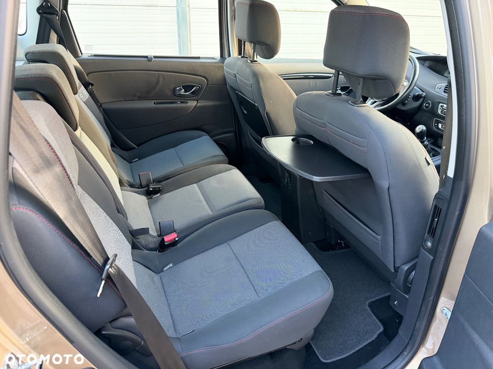 Renault Scenic 1.6 16V 110 Paris - 9