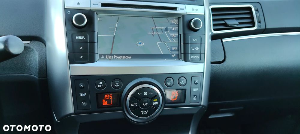 Toyota Corolla Verso 2.0 D-4D Executive - 15