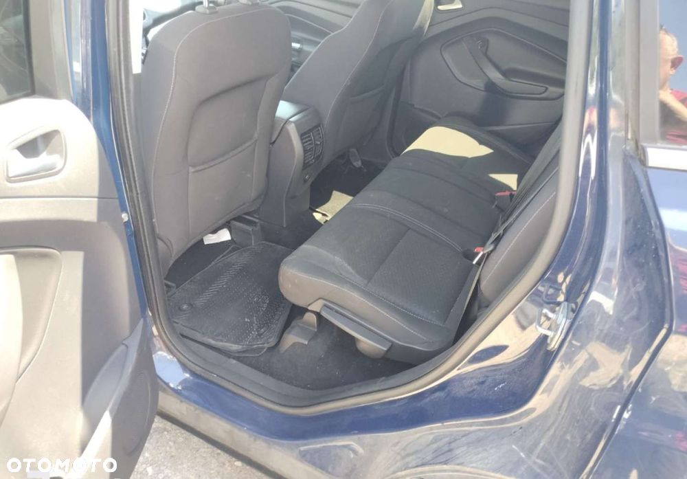 Ford Kuga - 8