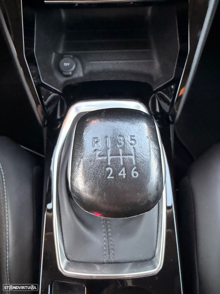 Peugeot 2008 1.2 PureTech Allure Pack - 18