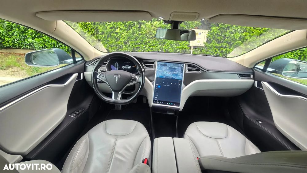 Tesla Model S 85 - 9