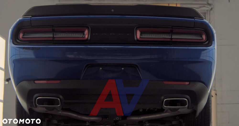 Dodge Challenger - 8