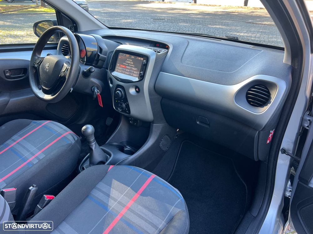 Peugeot 108 1.2 PureTech Top! Style - 11