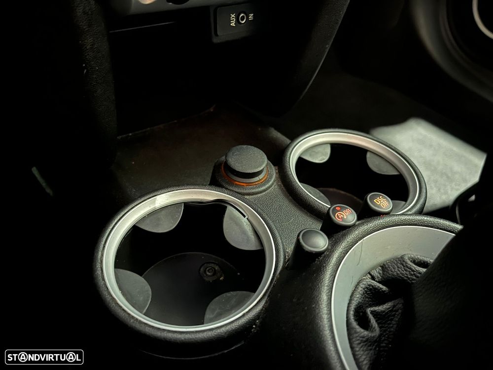 MINI 3 Portas One - 17