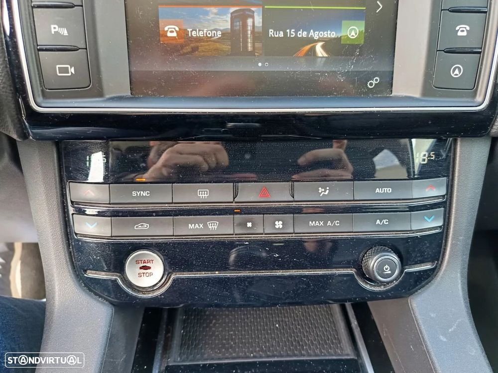 Jaguar F-Pace 2.0 i4D Prestige AWD - 27