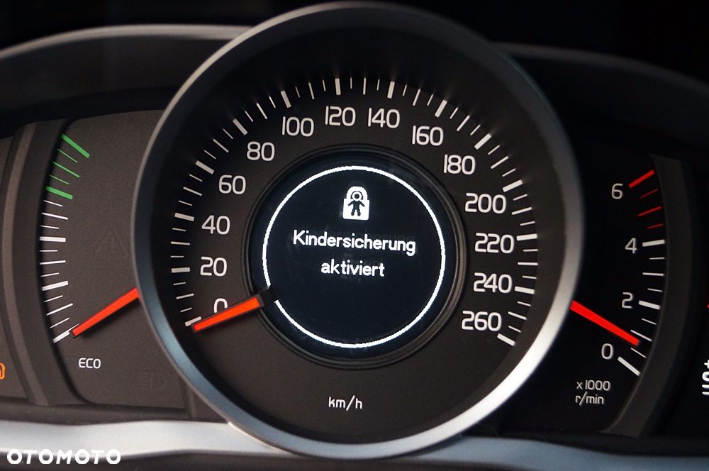 Volvo V60 D4 Geartronic Summum - 38