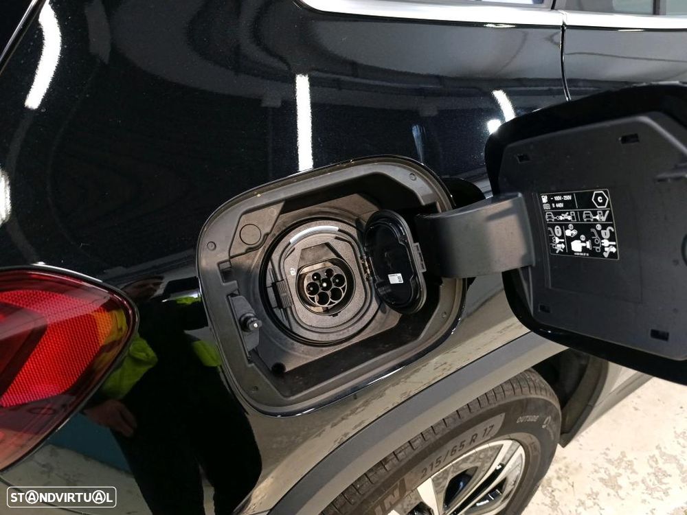 Mercedes-Benz GLA 250 e - 11