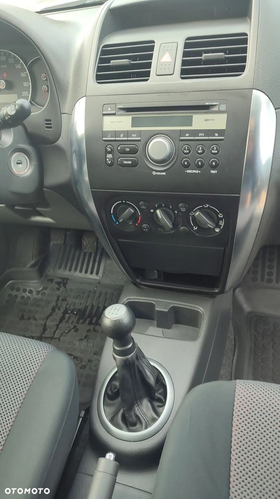 Suzuki SX4 1.6 GLX / Comfort - 12