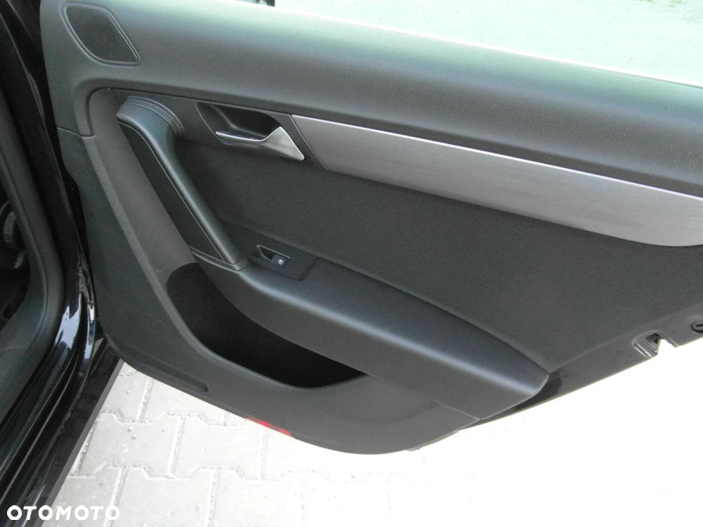 Volkswagen Passat 1.4 TSI BlueMotion Technology Comfortline - 37
