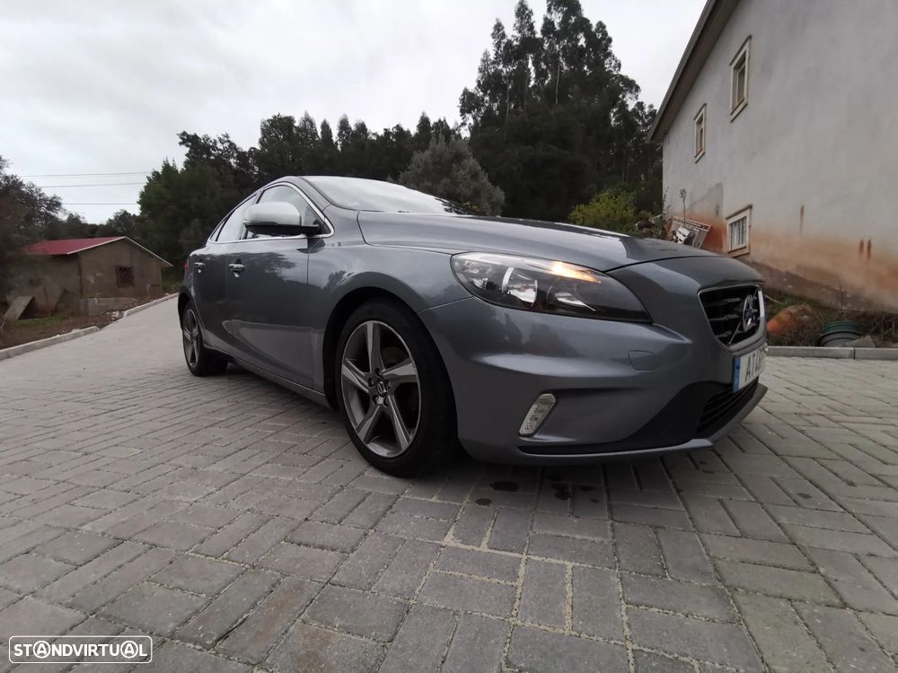 Volvo V40 D2 R Design - 19