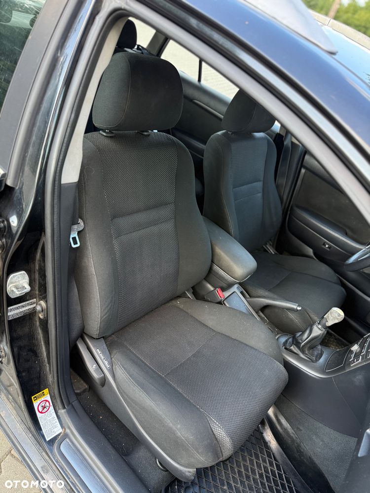 Toyota Avensis 1.8 VVT-i Combi - 12