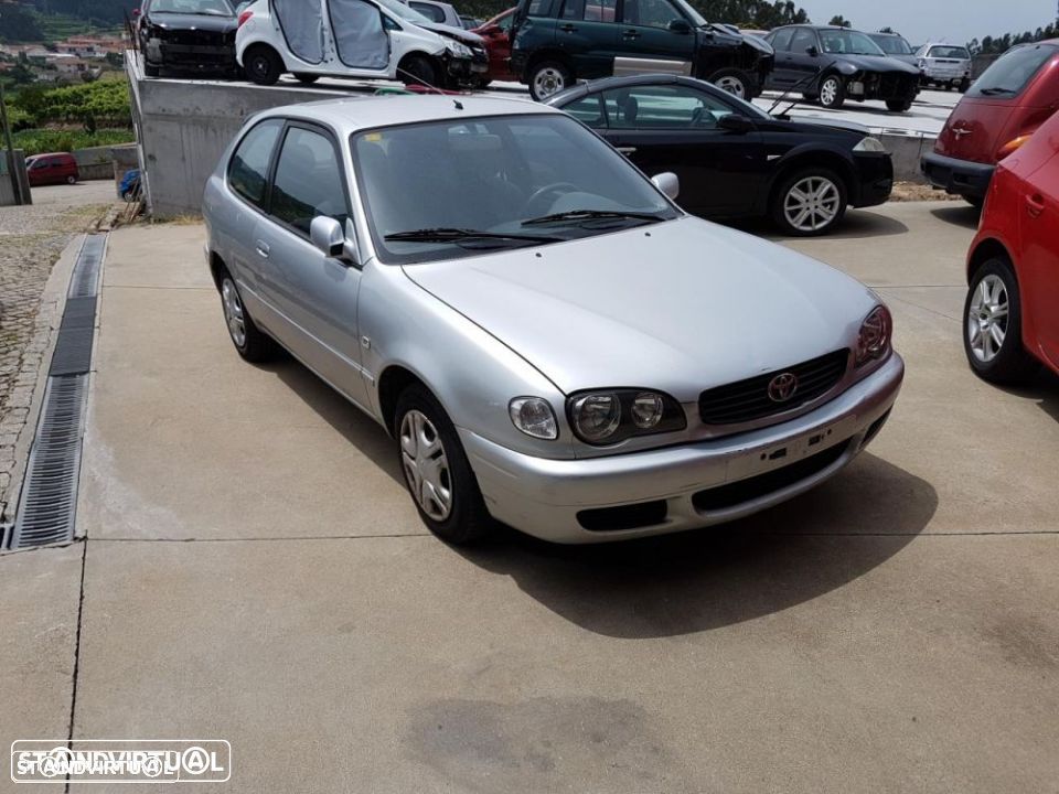 Toyota Corolla 2001 para peças - 1