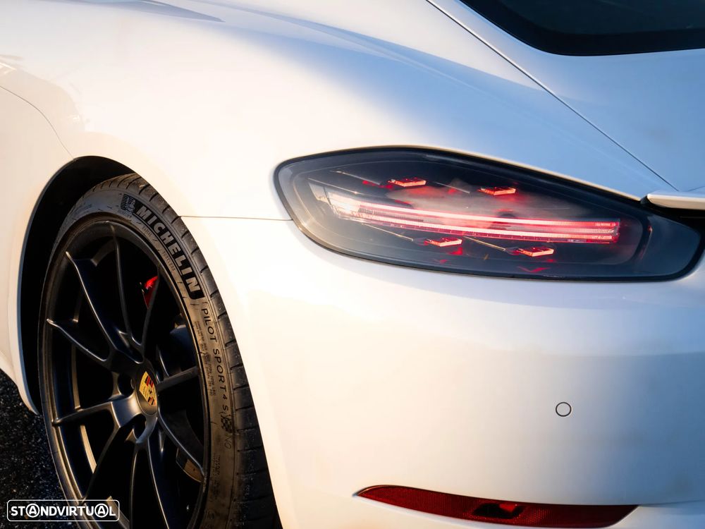 Porsche 718 Cayman GTS 4.0 - 14