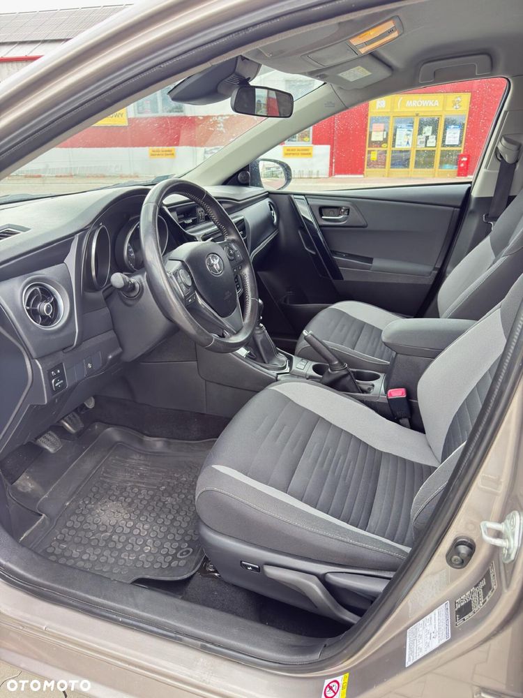 Toyota Auris - 8