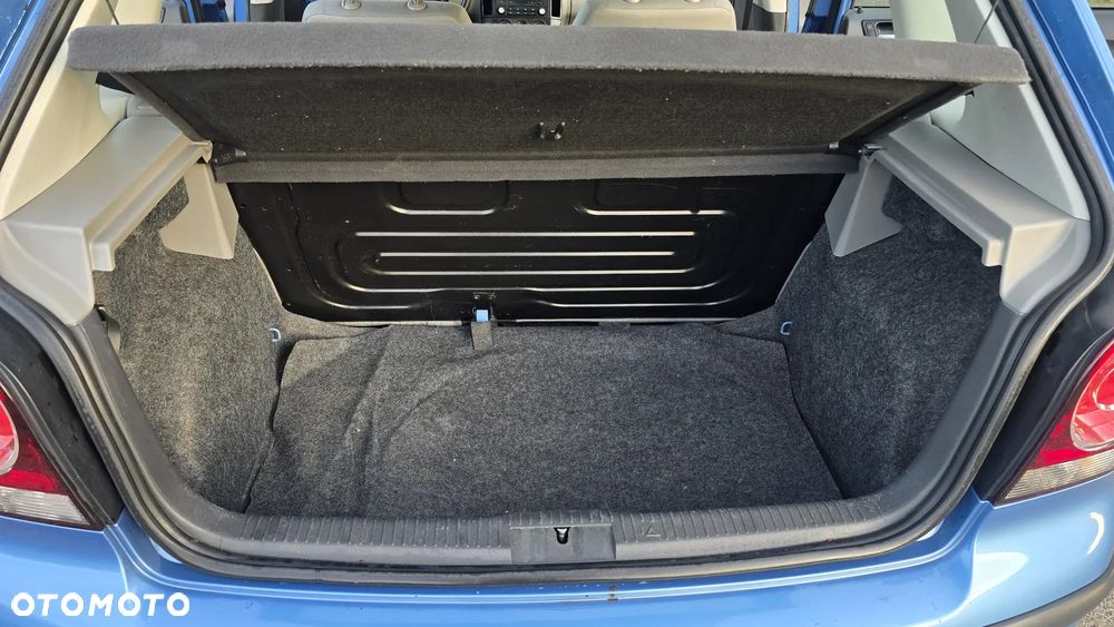 Volkswagen Polo 1.4 16V Trendline - 22