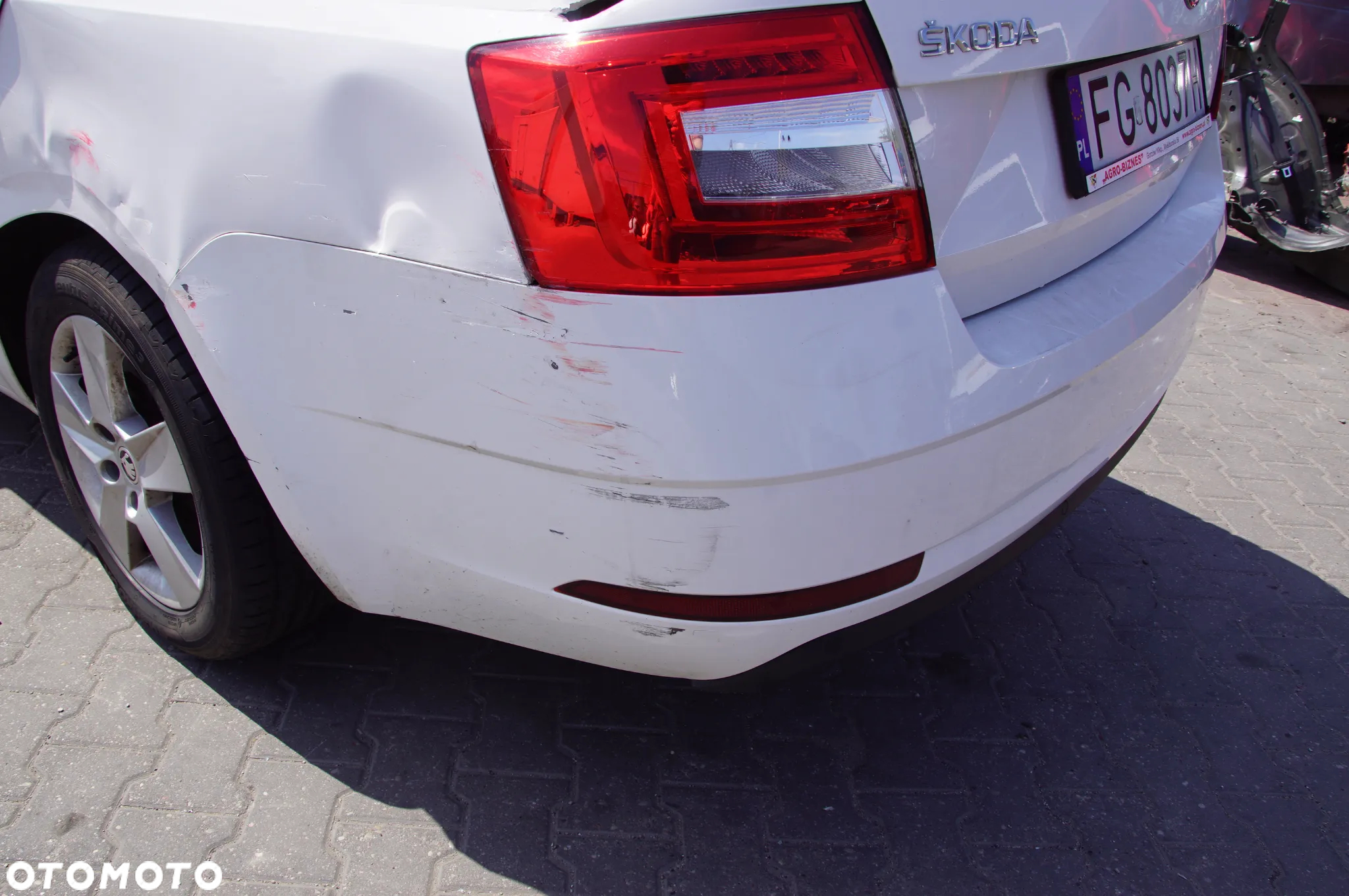 POJAZD NA CZĘŚCI KASACJA SZROT TEL 692324777 Skoda Octavia 3 2.0 tdi crmb 150 kod lakieru LF9E skrzynia pgt hatchback felga amortyzator wtryskiwacz drzwi klapa lampa ćwiartka próg słupek - 11