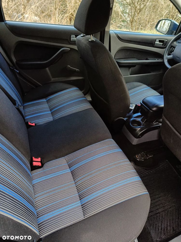 Ford Focus 1.6 Trend - 10