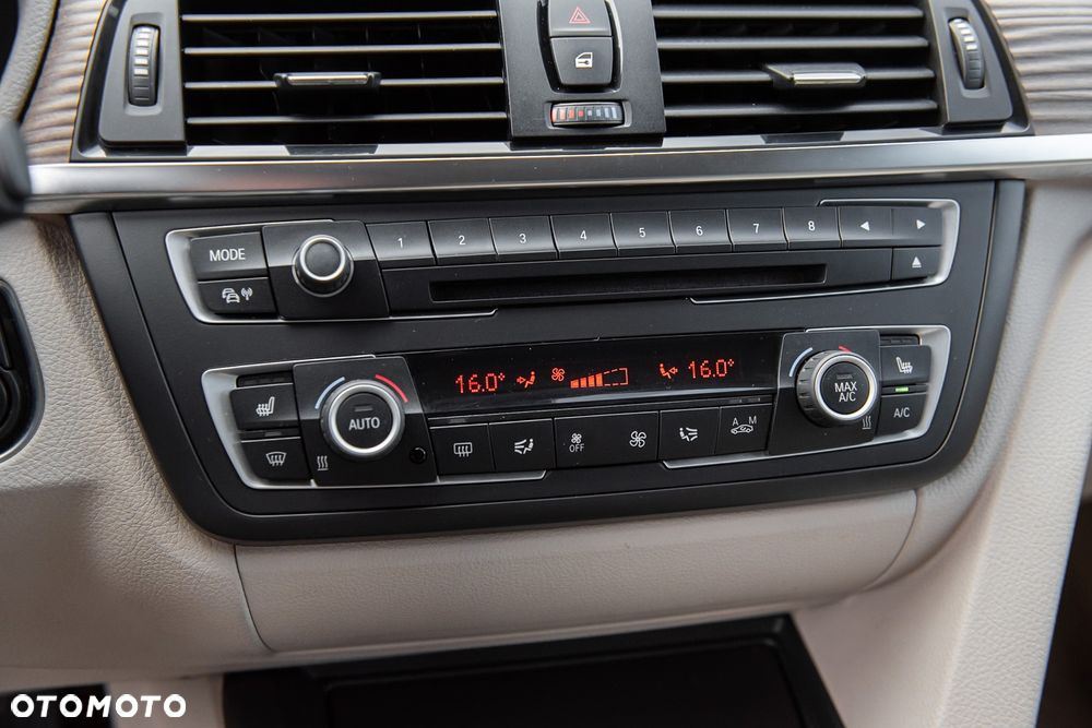 BMW Seria 3 320d Blue Performance Modern Line - 22