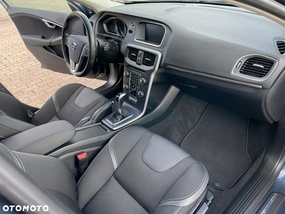 Volvo V40 T2 Drive-E Momentum - 16