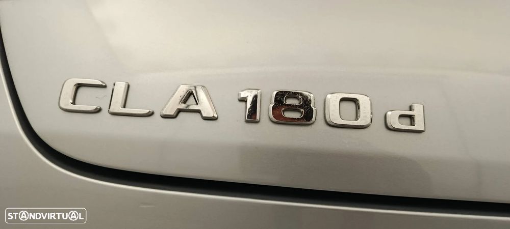 Mercedes-Benz CLA 180 d - 32