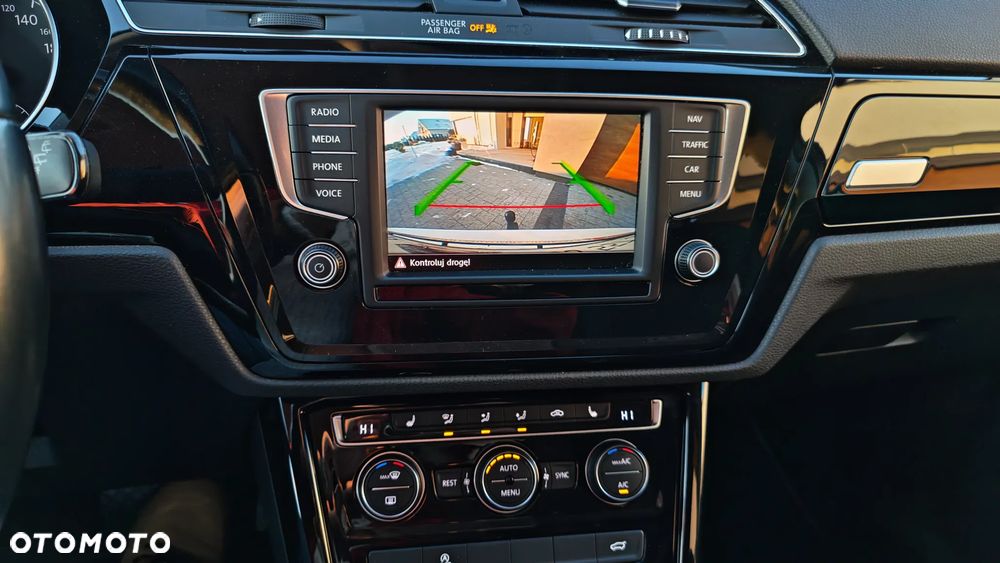 Volkswagen Touran 2.0 TDI SCR (BlueMotion Technology) DSG Highline - 39