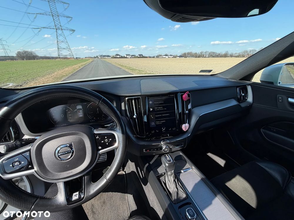 Volvo XC 60 D4 AWD R-Design - 8