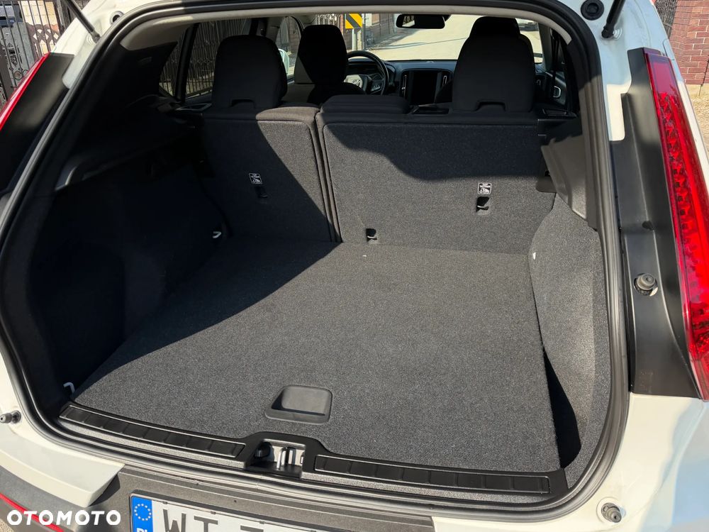 Volvo XC 40 T3 Momentum - 36