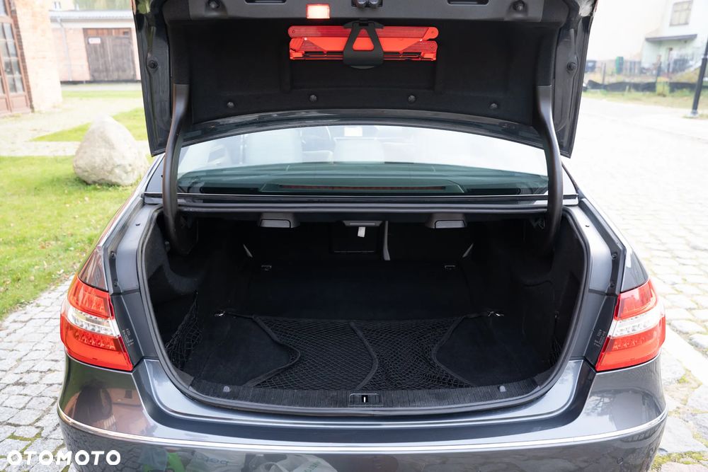 Mercedes-Benz Klasa E 220 CDI BlueEff Avantgarde - 16