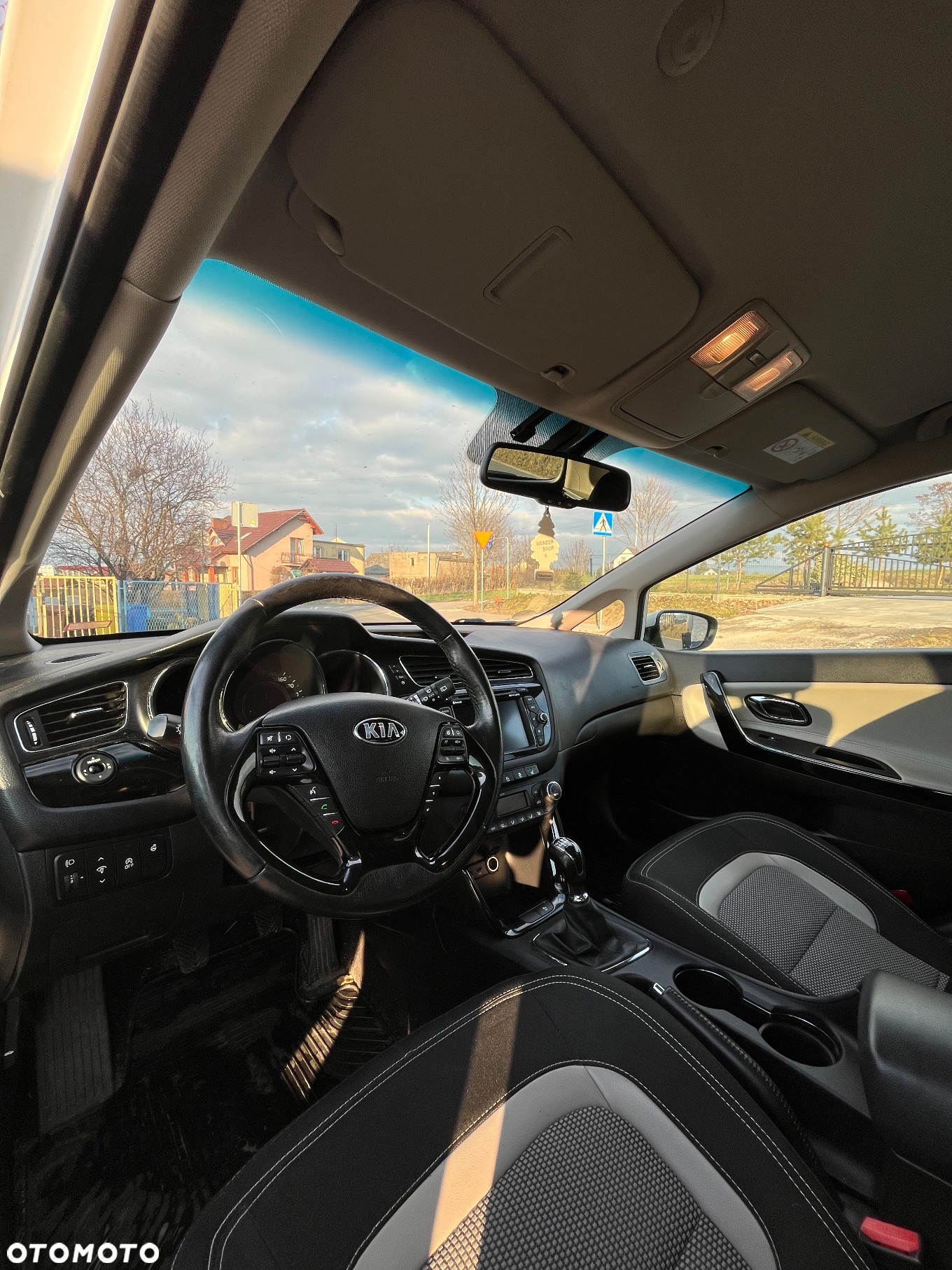 Kia Ceed - 10