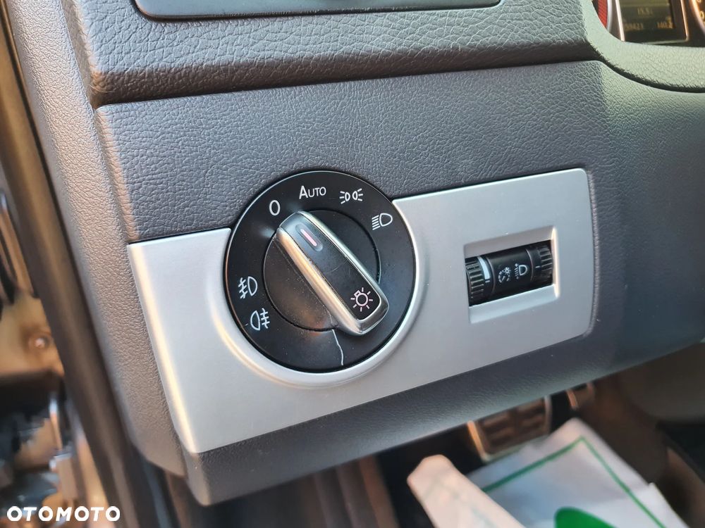 Volkswagen Multivan - 24