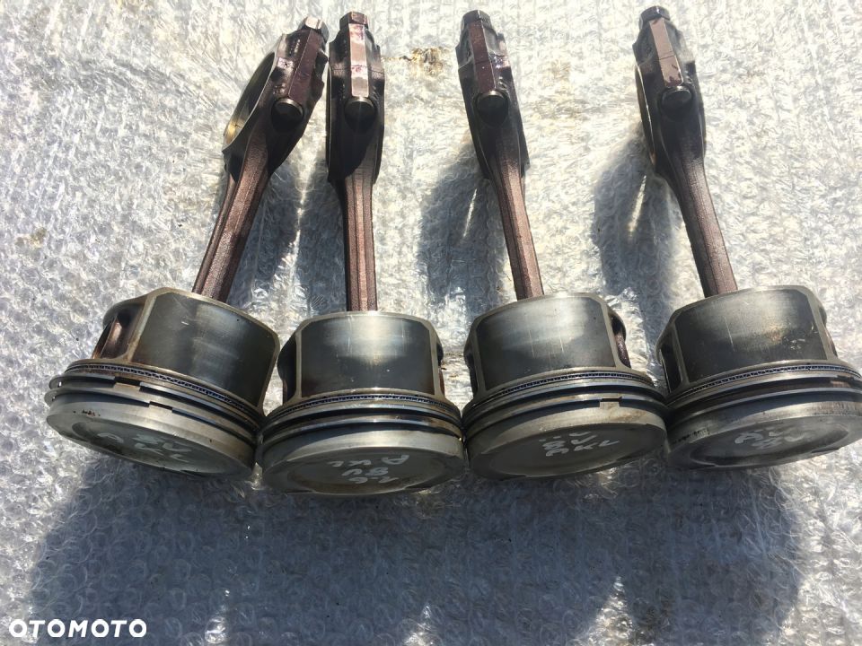 TŁOK Z KORBOWODEM VW GOLF IV SEAT SKODA 1.6 8V AKL - 8