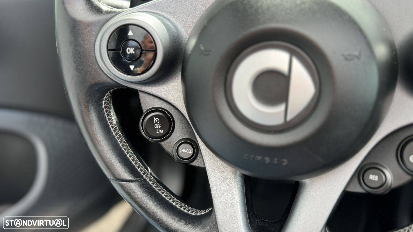 Smart Fortwo Cabrio 0.9 Brabus Xclusive - 26