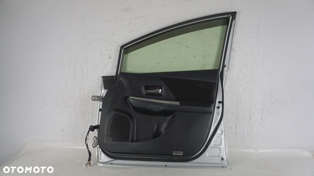 DRZWI PRAWY PRZÓD PRAWE PRZEDNIE TOYOTA PRIUS+ LIFT PRIUS + PLUS 15-18 1F7 - 6