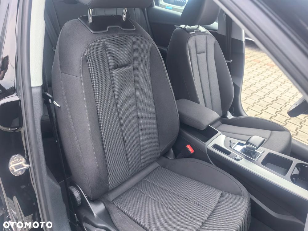 Audi A4 Limousine - 12