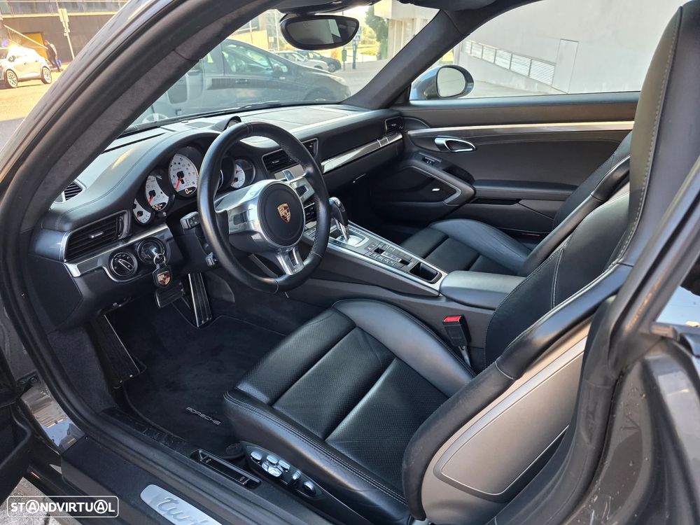 Porsche 911 (991) Turbo PDK - 23