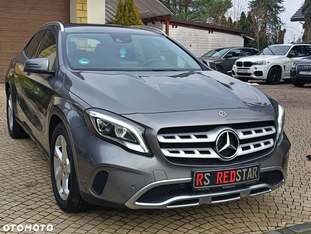 Mercedes-Benz GLA 200 Urban - 2