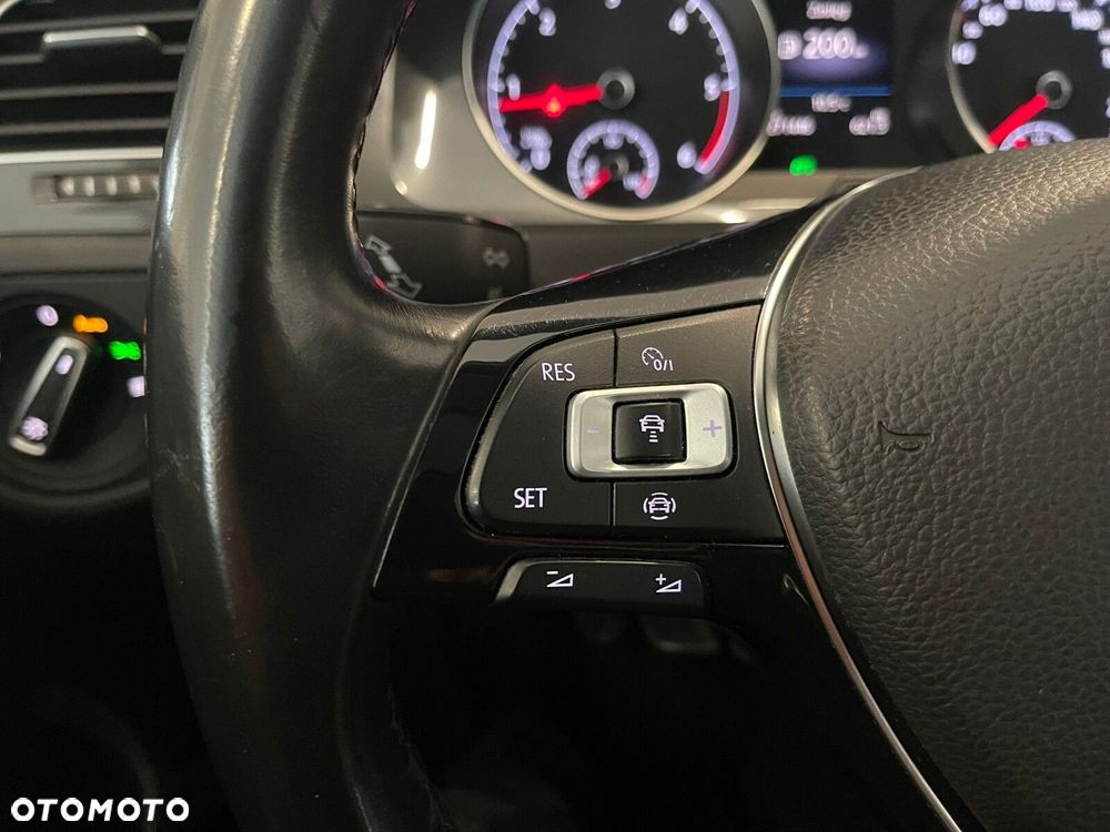 Volkswagen Golf 1.6 TDI BMT Comfortline - 25